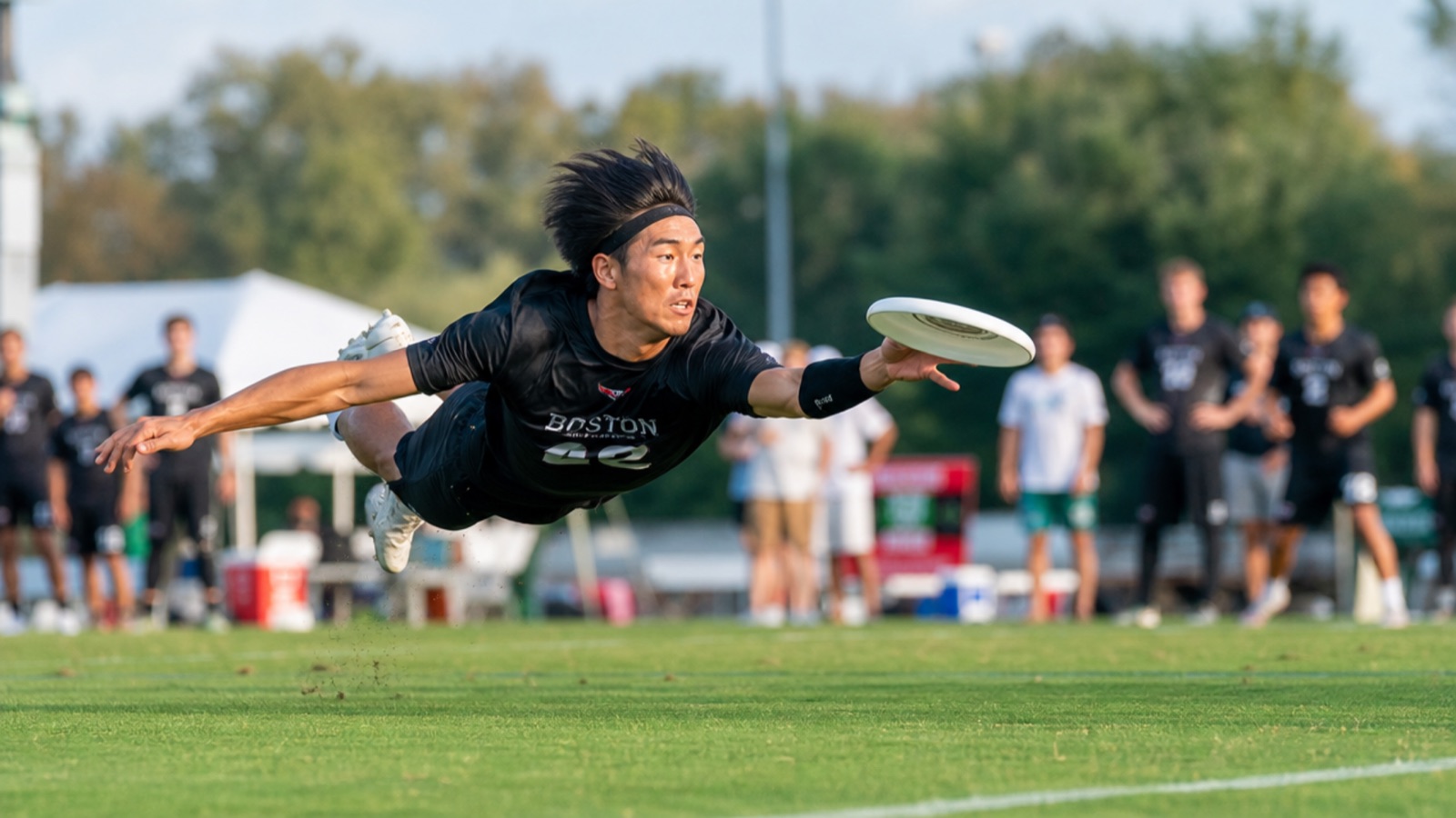 A CSRA Ultimate player laying out for a diving catch